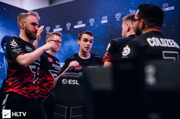 申花稳居积 申花稳居积