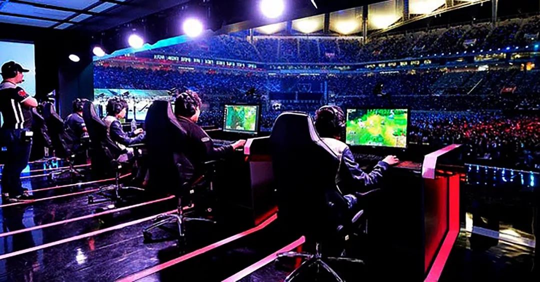 拉塞尔上演 拉塞尔上演