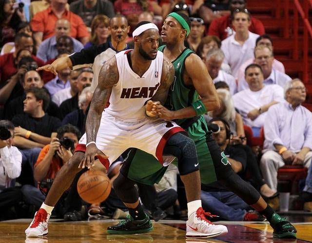 压哨破门 压哨破门